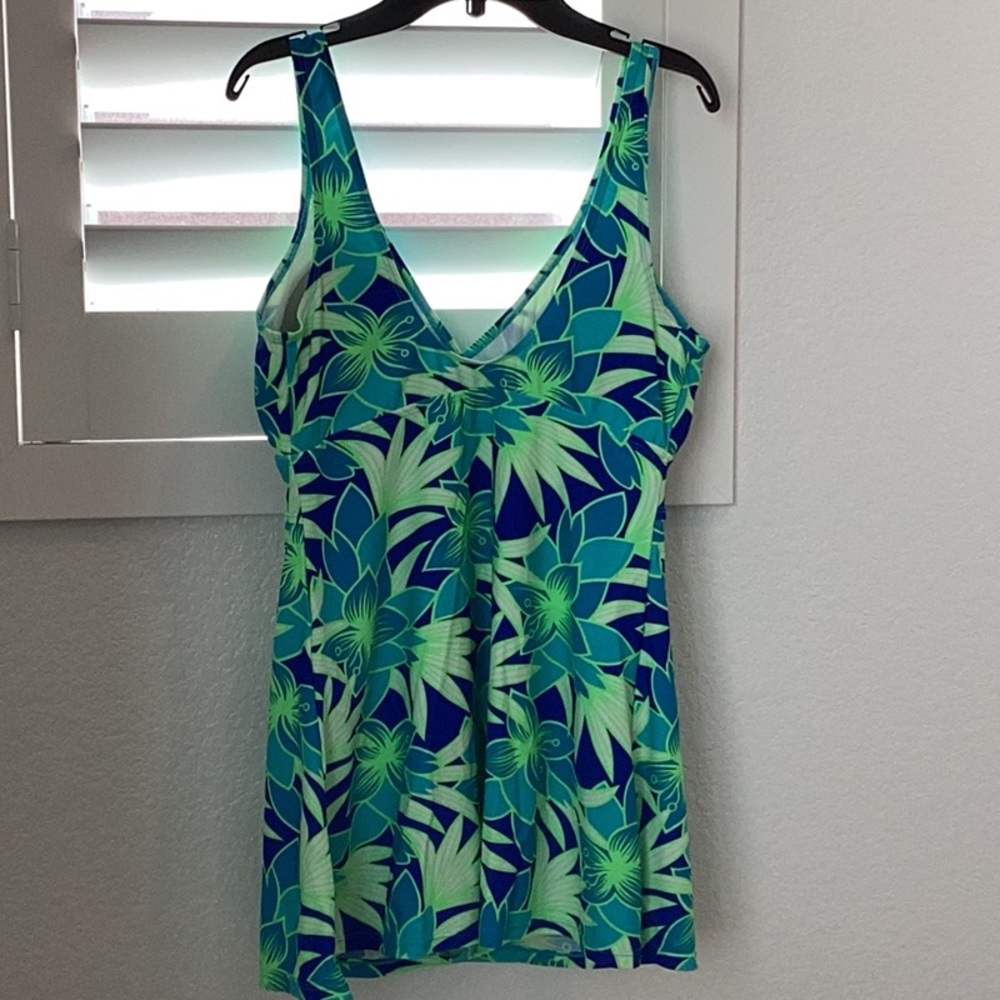One piece Swimsuit, Size Large, NWOT - Picture 2 of 4